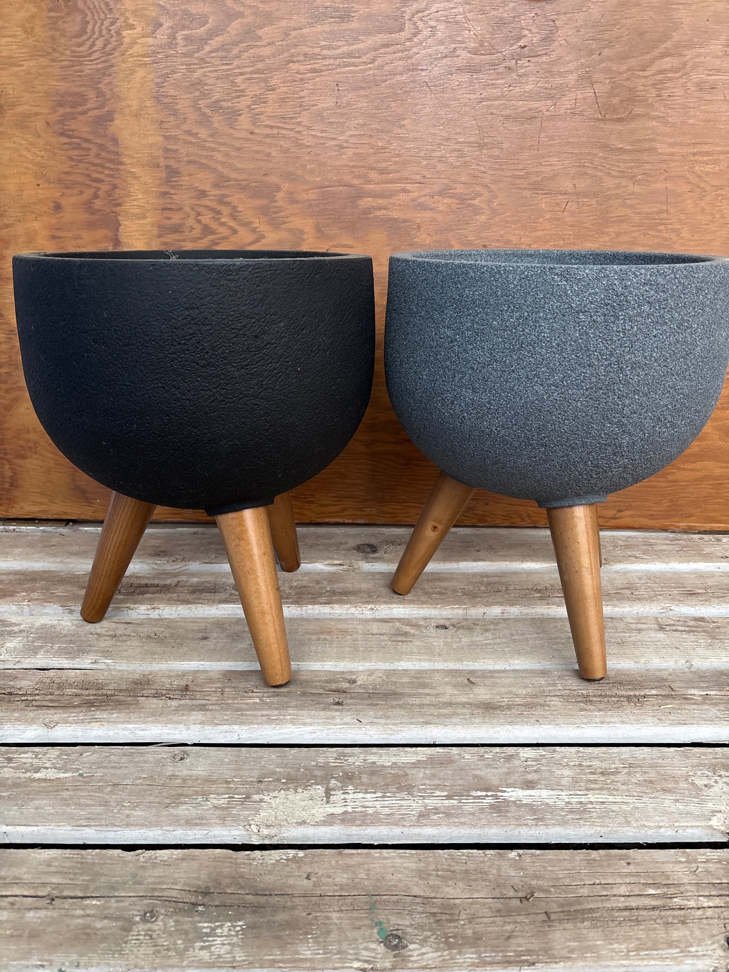 Rustic Round Planter with Stand (Japi)