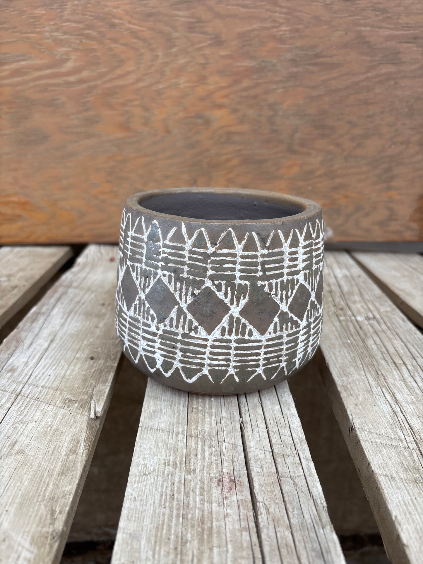 4 3/4” Textured Triangle Pot