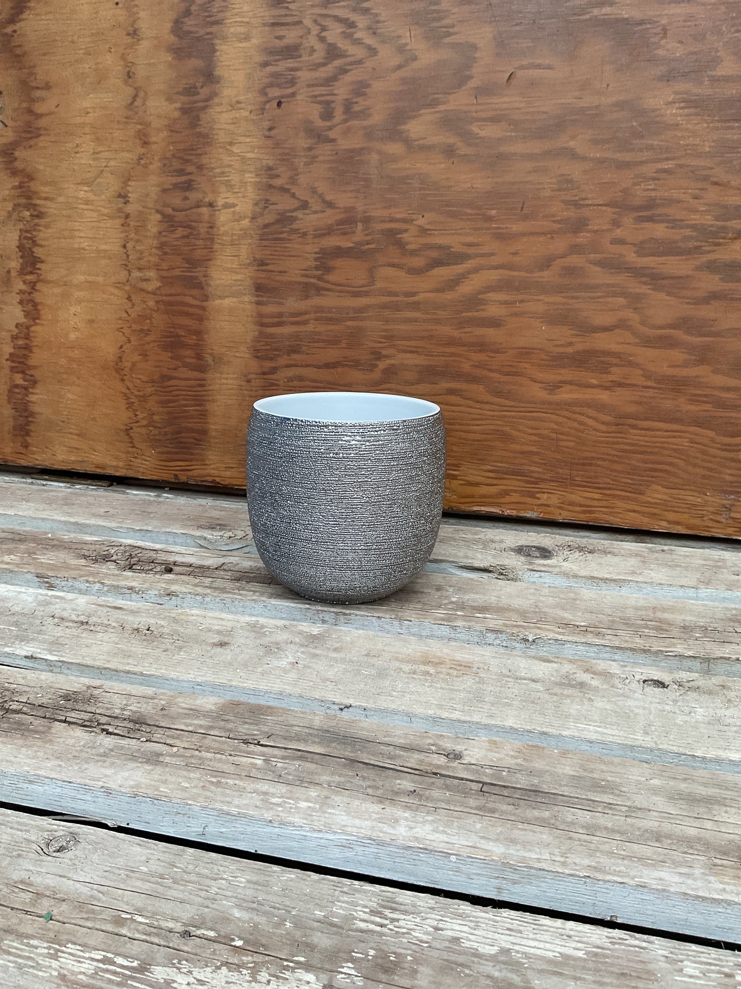 Brava Spun Textured Drop Pot Planter