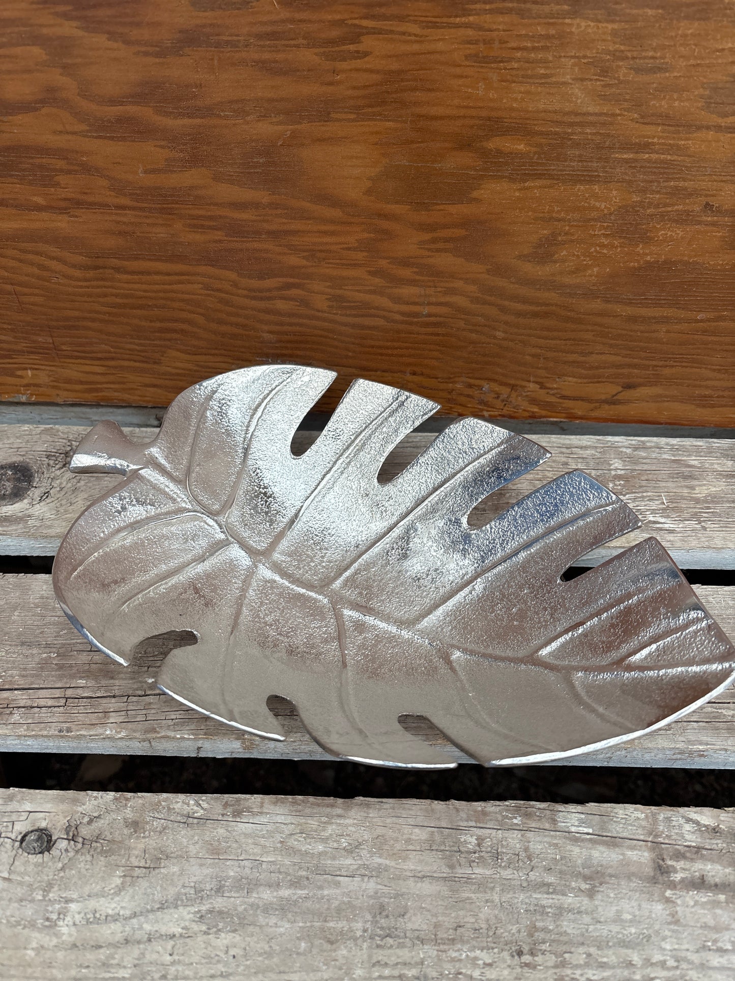 Monstera leaf bowl