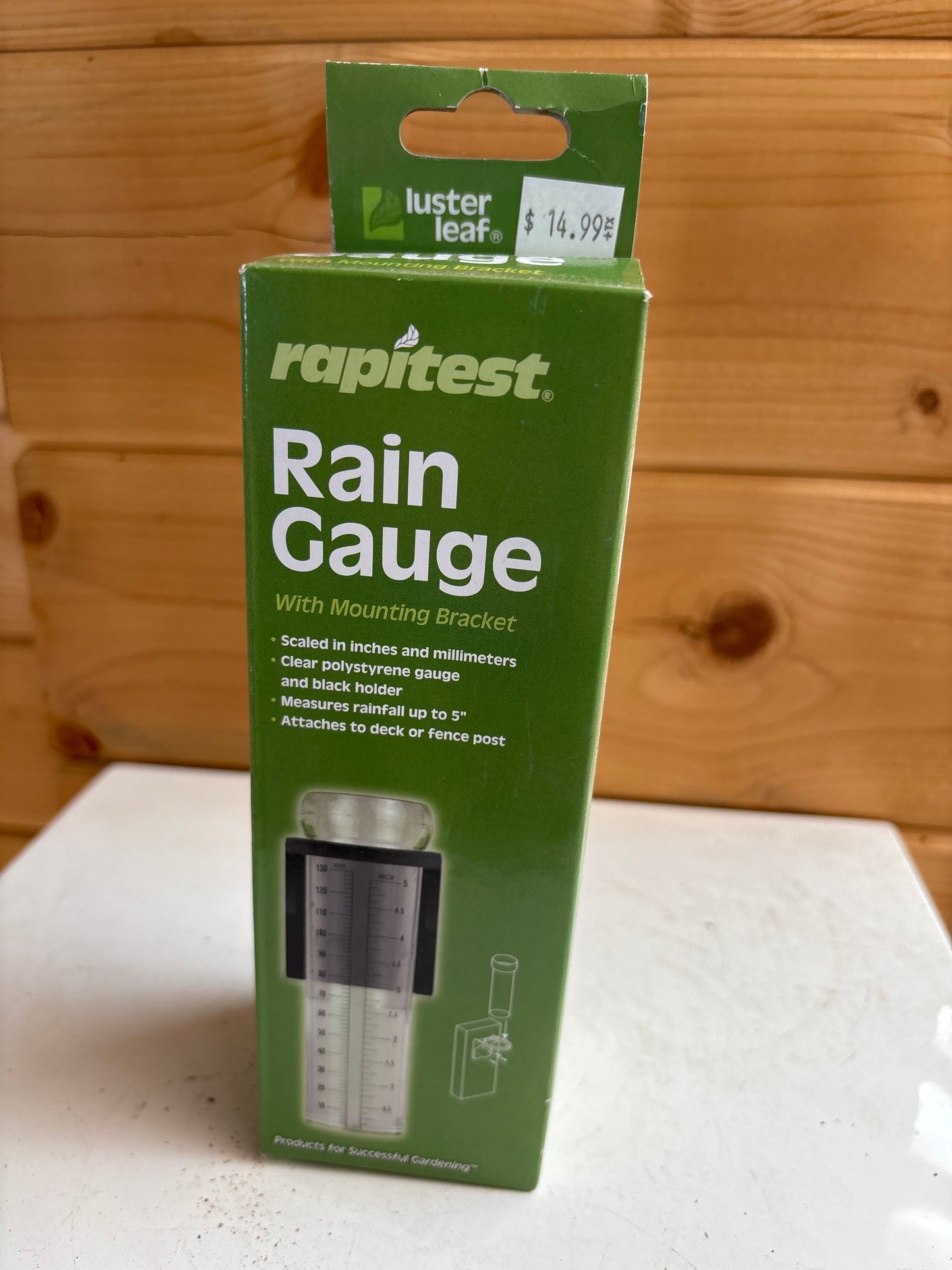 Rain gauge with mounting bracket