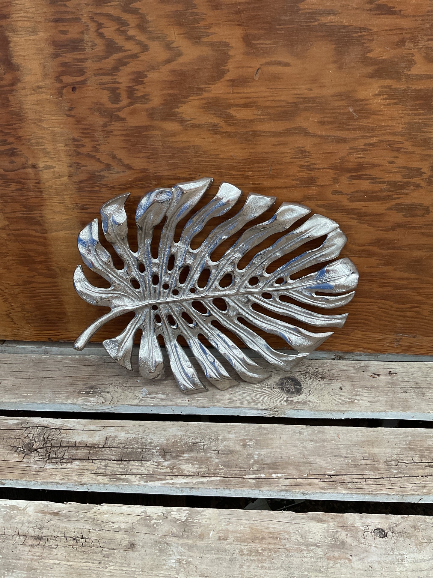 15” Silver Monstera Leaf Wall Platter