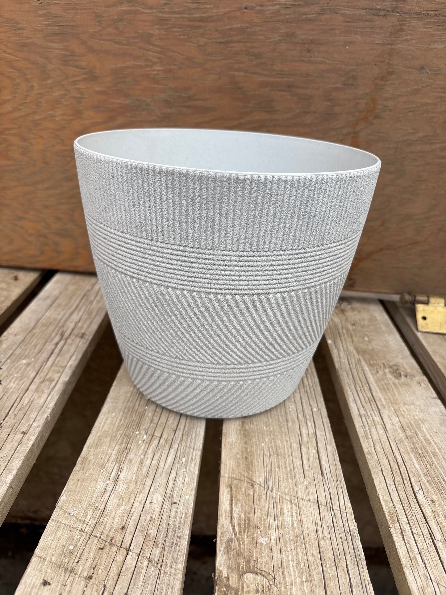 9” Plastic Pot
