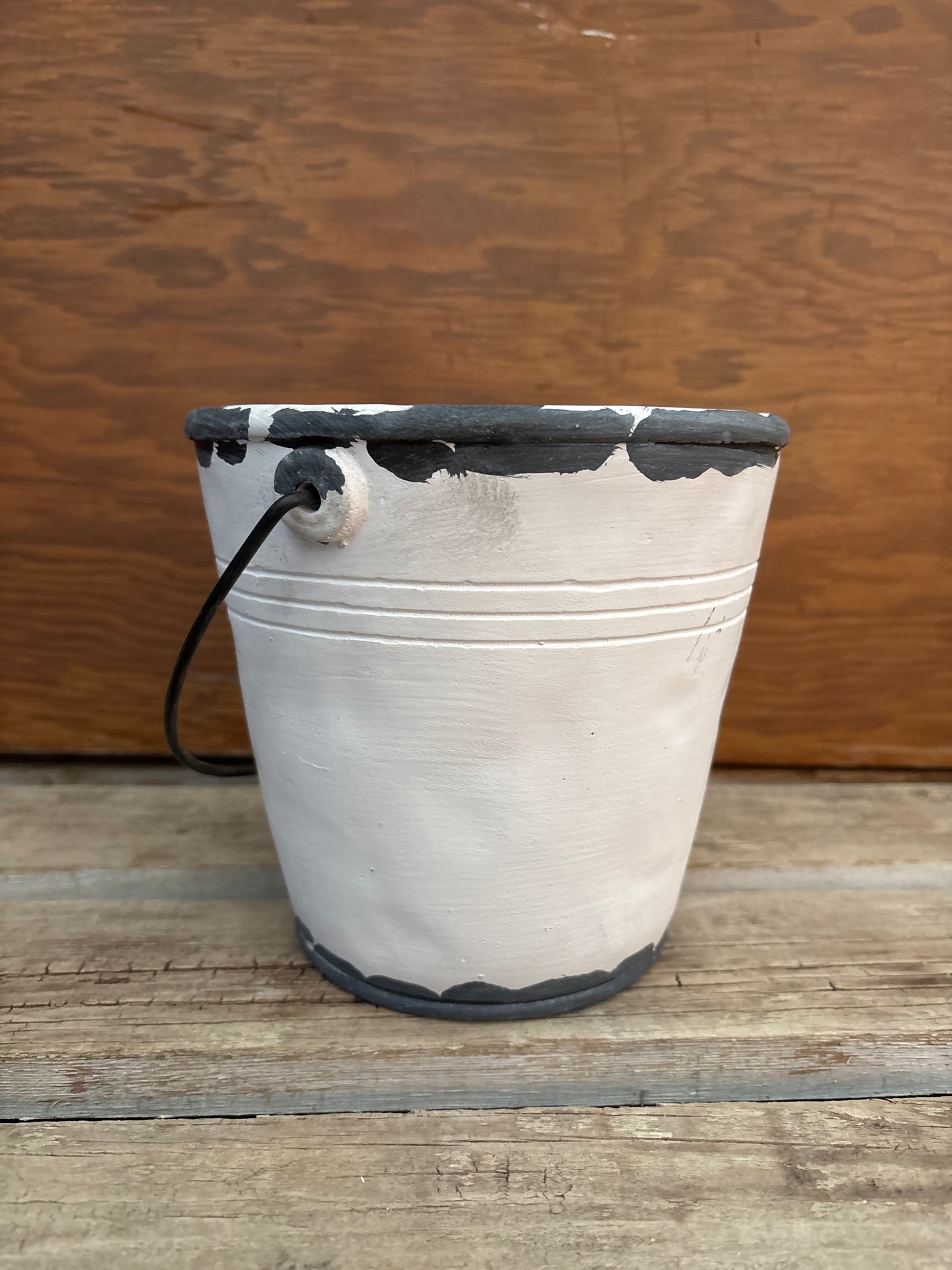 Oakley Pail Pot