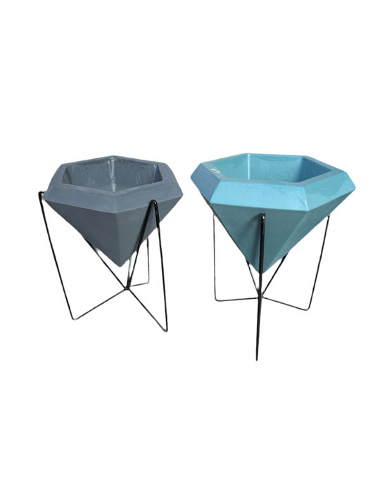 Diamond plant stand