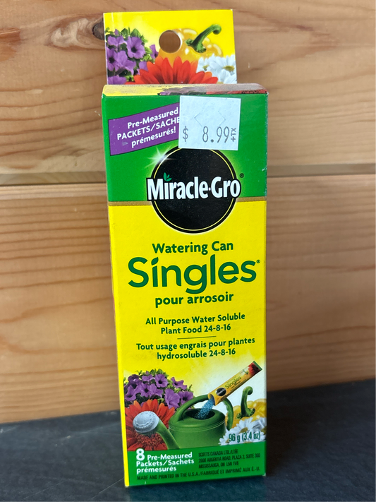 Miracle grow watering can singles 24-8-16