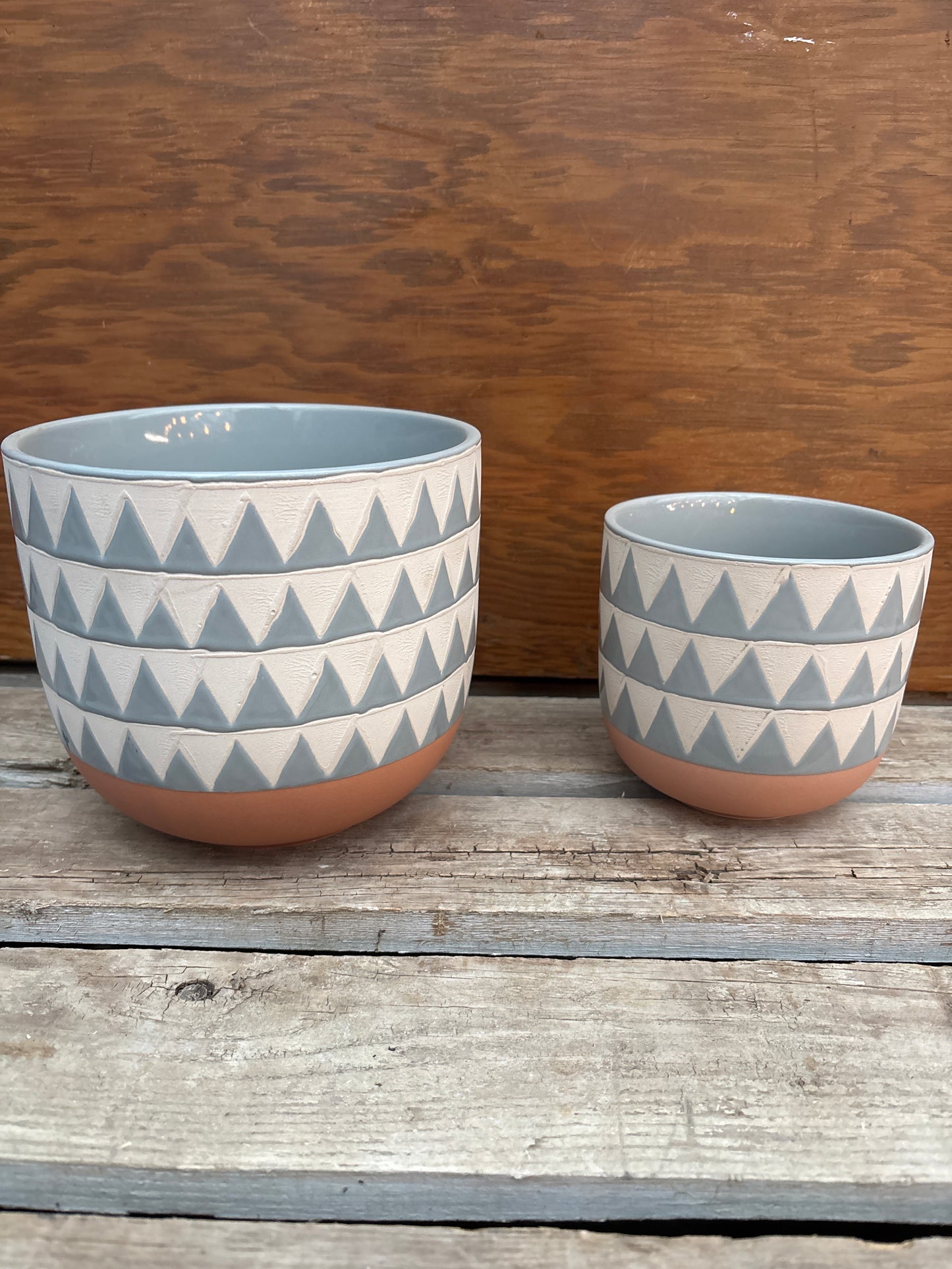 Blue triangles pot