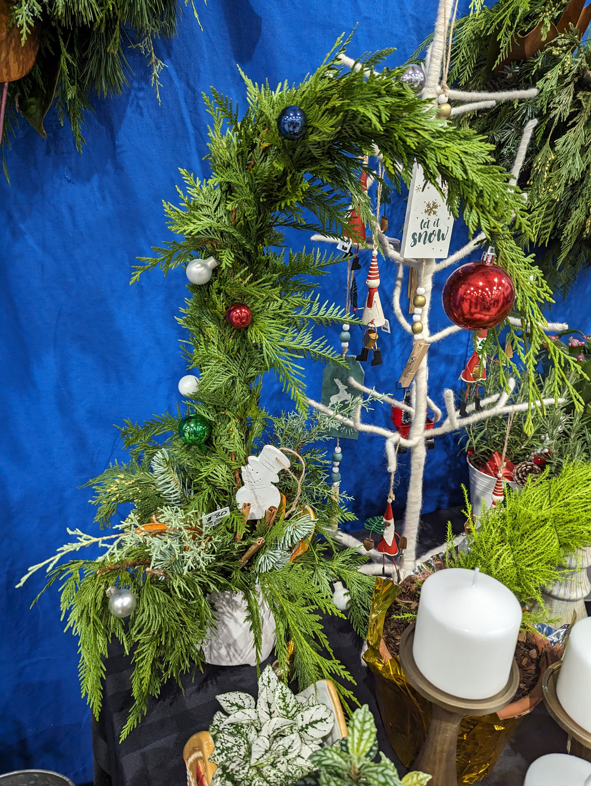 December 15, 2026 - CENTREPIECE OR GRINCH TREE