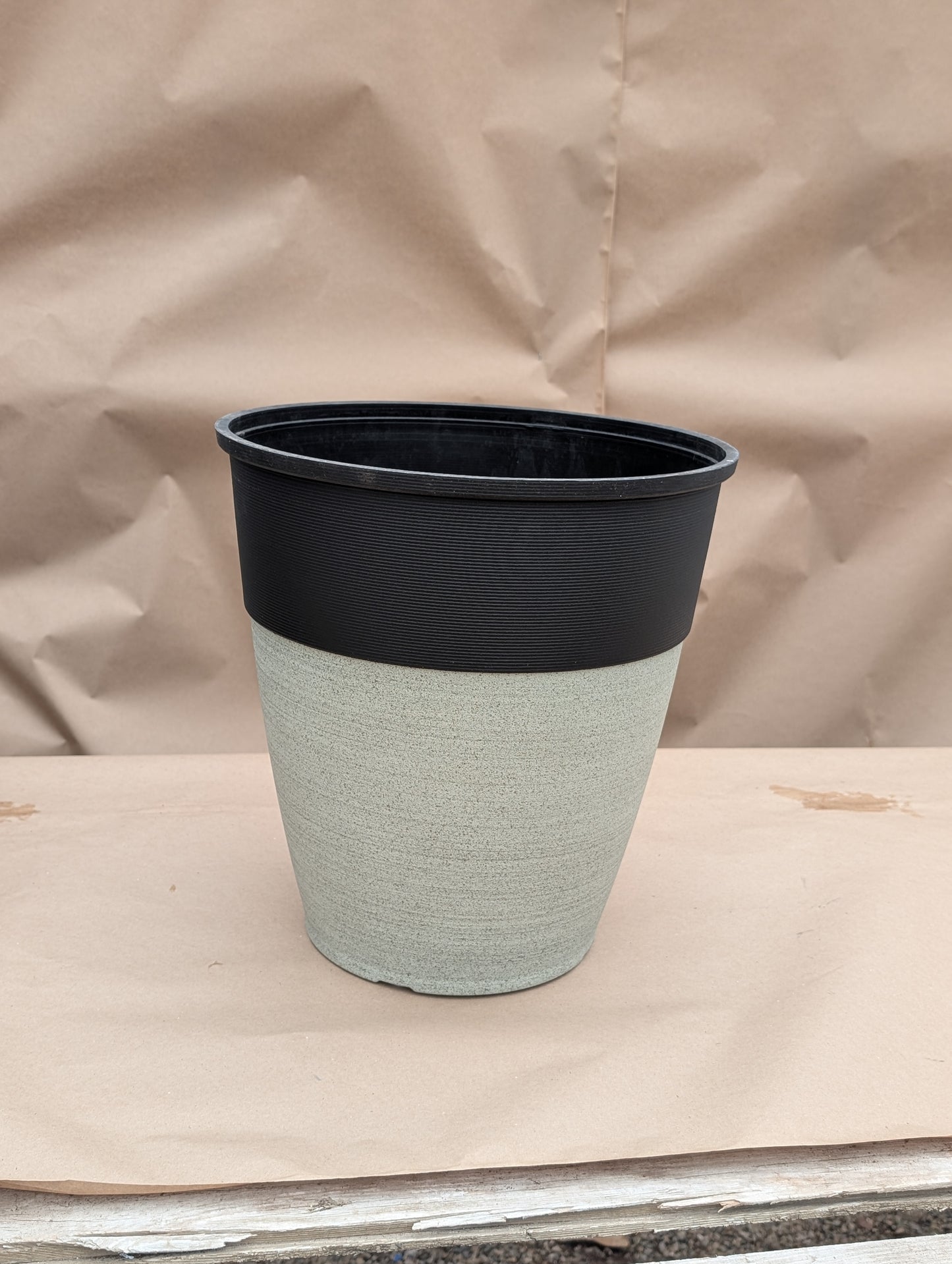 14.5" Hendrix Short Round Planter